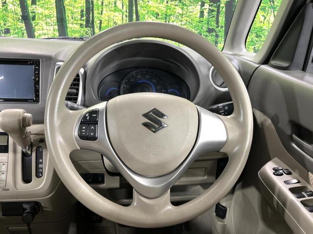 �y�X�e�A�����O�X�C�b�`�z�^�]���A�O������ڐ������炷���ƂȂ��A�I�[�f�B�I���̑��삪�\�ȕ֗��@�\�I���S�����K�ȃh���C�u�����o���Ă���܂���