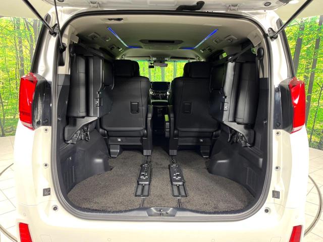 アルファード ２．５Ｓ　Ｃパッケージ　４ＷＤ　ＴＲＤエアロ　純正ナビ　両側電動ドア　後席モニター　全周囲カメラ　ＪＢＬサウンド　寒冷地仕様　電動リアゲート　衝突軽減　レーダークルーズ　禁煙車　革シート　シートエアコン　パワーシート　ＢＳＭ（12枚目）
