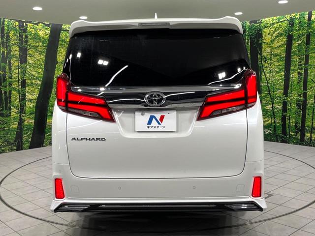 アルファード ２．５Ｓ　Ｃパッケージ　４ＷＤ　ＴＲＤエアロ　純正ナビ　両側電動ドア　後席モニター　全周囲カメラ　ＪＢＬサウンド　寒冷地仕様　電動リアゲート　衝突軽減　レーダークルーズ　禁煙車　革シート　シートエアコン　パワーシート　ＢＳＭ（17枚目）