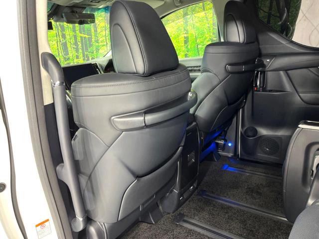 アルファード ２．５Ｓ　Ｃパッケージ　４ＷＤ　ＴＲＤエアロ　純正ナビ　両側電動ドア　後席モニター　全周囲カメラ　ＪＢＬサウンド　寒冷地仕様　電動リアゲート　衝突軽減　レーダークルーズ　禁煙車　革シート　シートエアコン　パワーシート　ＢＳＭ（39枚目）