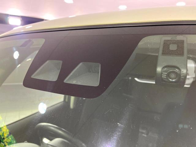 タンク カスタムＧ　４ＷＤ　純正９型ナビ　両側電動ドア　バックカメラ　寒冷地仕様　衝突軽減　シートヒーター　禁煙車　ドラレコ　コーナーセンサー　ＬＥＤヘッド　ＥＴＣ　クルコン　純正１４インチＡＷ　ステアリングスイッチ（8枚目）