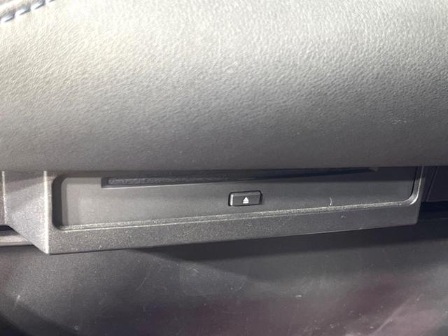 ヴォクシー Ｓ－Ｚ　４ＷＤ　１０．５型ＤＡ　寒冷地仕様　シートヒーター　衝突軽減　レーダークルーズ　バックカメラ　ＥＴＣ　ドラレコ　ＬＥＤライト　デュアルオートエアコン　純正１６インチＡＷ　地デジ　ＣＤ　ＤＶＤ（32枚目）