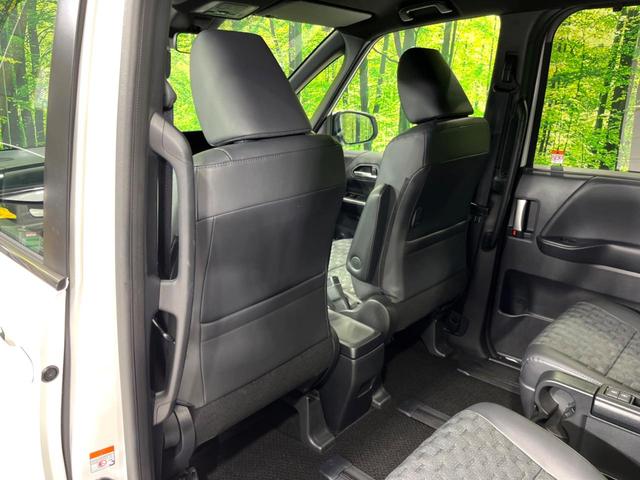 ヴォクシー Ｓ－Ｚ　４ＷＤ　１０．５型ＤＡ　両側電動ドア　バックカメラ　寒冷地仕様　衝突軽減　レーダークルーズ　禁煙車　ハーフレザーシート　ドラレコ　コーナーセンサー　スマートキー　ＬＥＤヘッド　ＥＴＣ（42枚目）