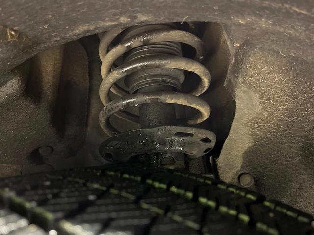 ヴェゼル ハイブリッドＺ・ホンダセンシング　４ＷＤ　純正ナビ　バックカメラ　寒冷地仕様　シートヒーター　衝突軽減　レーダークルーズ　禁煙車　スマートキー　ＬＥＤヘッド　ＥＴＣ　純正１６インチＡＷ　オートハイビーム　オートライト（21枚目）