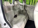 後部座席も気になるようなキズ・汚れやへたり等、大きなダメージはなく、良好な状態です。