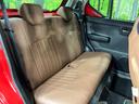 後部座席も気になるようなキズ・汚れやへたり等、大きなダメージはなく、良好な状態です。