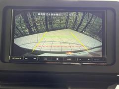 【バックカメラ】駐車時に後方がリアルタイム映像で確認できます。大型商業施設や立体駐車場での駐車時や、夜間のバック時に大活躍！運転スキルに関わらず、今や必須となった装備のひとつです！ 6