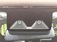 【トヨタセーフティセンス】走行中に前方の車両等を認識し、衝突しそうな時は警報とブレーキで衝突回避と被害軽減をアシスト。より安全にドライブをお楽しみいただけます。 4