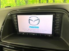 【純正ナビ】人気の純正ナビを装備。オーディオ機能も充実しており、Ｂｌｕｅｔｏｏｔｈ接続すればお持ちのスマホやＭＰ３プレイヤーの音楽を再生可能！毎日の運転がさらに楽しくなります！！ 4