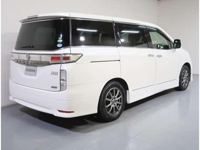 エルグランド ２．５　２５０ハイウェイスター　アーバンクロム　４ＷＤ　後席フリップダウンモニター（5枚目）