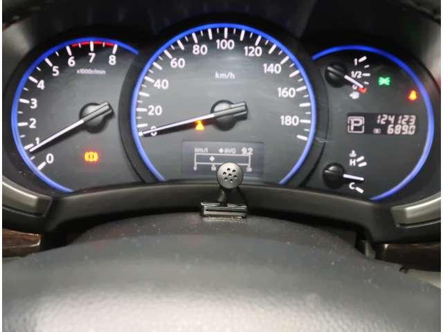 エルグランド ２．５　２５０ハイウェイスター　アーバンクロム　４ＷＤ　後席フリップダウンモニター（9枚目）