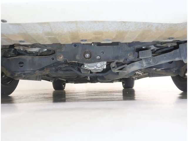 エルグランド ２．５　２５０ハイウェイスター　アーバンクロム　４ＷＤ　後席フリップダウンモニター（14枚目）