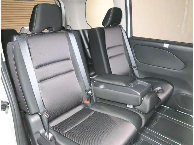 セレナ ２．０　ハイウェイスター　ＶセレクションＩＩ　４ＷＤ　プロパイロット（15枚目）