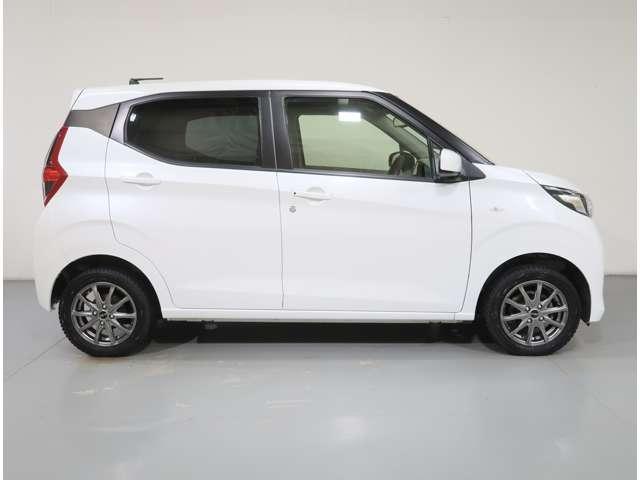 デイズ Ｘ　６６０　Ｘ　４ＷＤ　レンタアップ　インテリジェントキー　メモリーナビ　ＥＴＣ　バックカメラ　アルミホイール　衝突防止システム　記録簿　エアバッグ　エアコン　パワーステアリング　パワーウィンドウ　ＣＤ（11枚目）