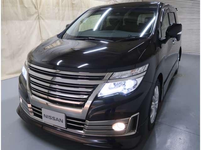 エルグランド ライダー　ブラックライン　２．５　ライダー　ブラックライン　４ＷＤ　後席フリップダウン　リモコンスターター　メモリーナビ　ＥＴＣ　バックカメラ　両側電動スライドドア　革シート　アルミホイール　３列シート　フルセグ　オットマン（8枚目）