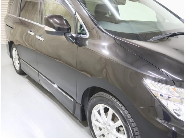 エルグランド ライダー　ブラックライン　２．５　ライダー　ブラックライン　４ＷＤ　後席フリップダウン　リモコンスターター　メモリーナビ　ＥＴＣ　バックカメラ　両側電動スライドドア　革シート　アルミホイール　３列シート　フルセグ　オットマン（26枚目）