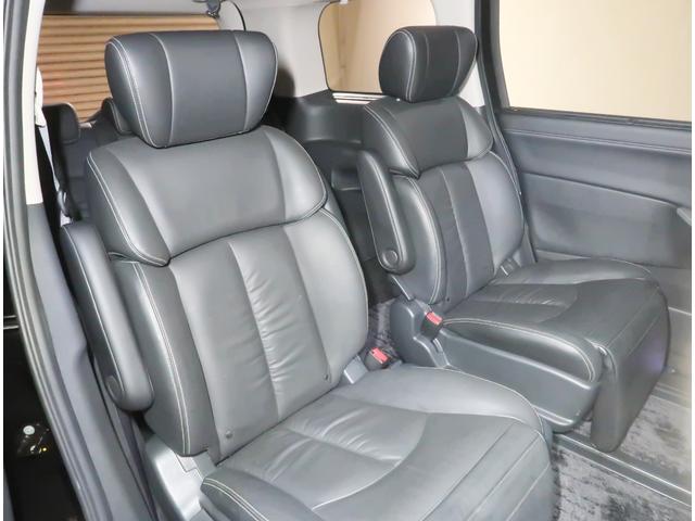 エルグランド ライダー　ブラックライン　２．５　ライダー　ブラックライン　４ＷＤ　後席フリップダウン　リモコンスターター　メモリーナビ　ＥＴＣ　バックカメラ　両側電動スライドドア　革シート　アルミホイール　３列シート　フルセグ　オットマン（67枚目）