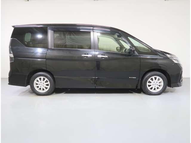 セレナ 2.0 ハイウェイスター V 4WD 防水シート車 後席フリップダウンモニター(11枚目)