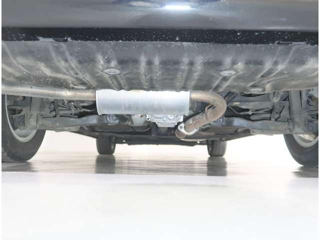 セレナ 2.0 ハイウェイスター V 4WD 防水シート車 後席フリップダウンモニター(14枚目)