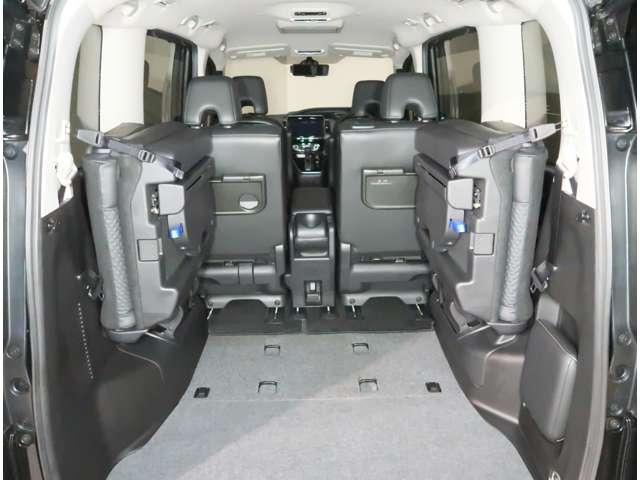 セレナ 2.0 ハイウェイスター V 4WD 防水シート車 後席フリップダウンモニター(16枚目)