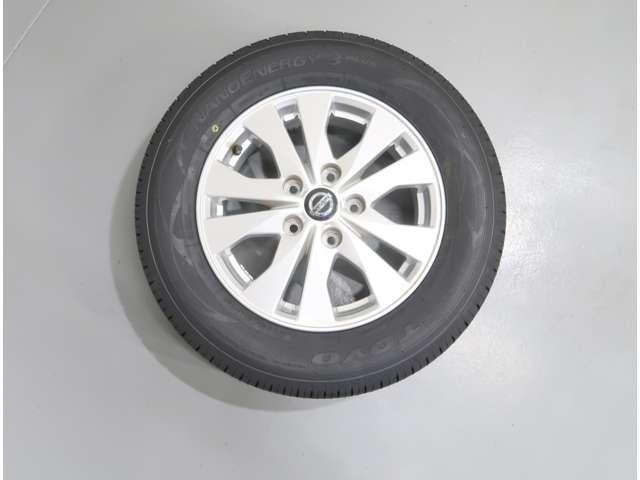 セレナ 2.0 ハイウェイスター V 4WD 防水シート車 後席フリップダウンモニター(19枚目)