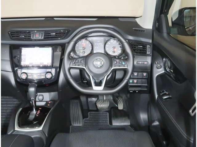 エクストレイル ２０Ｘｉ　２．０　２０Ｘｉ　２列車　４ＷＤ　プロパイロット　全席シートヒーター　ＥＴＣ　バックカメラ　アルミホイール　フルセグ　全周囲カメラ　電動リアゲート　ＤＶＤ再生　アダプティブクルーズコントロール（6枚目）