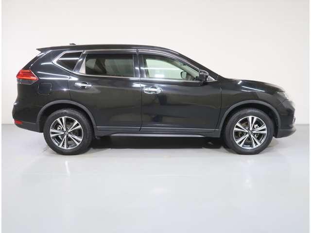 エクストレイル ２０Ｘｉ　２．０　２０Ｘｉ　２列車　４ＷＤ　プロパイロット　全席シートヒーター　ＥＴＣ　バックカメラ　アルミホイール　フルセグ　全周囲カメラ　電動リアゲート　ＤＶＤ再生　アダプティブクルーズコントロール（11枚目）