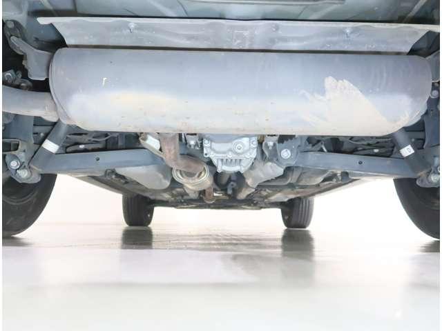 エクストレイル ２０Ｘｉ　２．０　２０Ｘｉ　２列車　４ＷＤ　プロパイロット　全席シートヒーター　ＥＴＣ　バックカメラ　アルミホイール　フルセグ　全周囲カメラ　電動リアゲート　ＤＶＤ再生　アダプティブクルーズコントロール（14枚目）