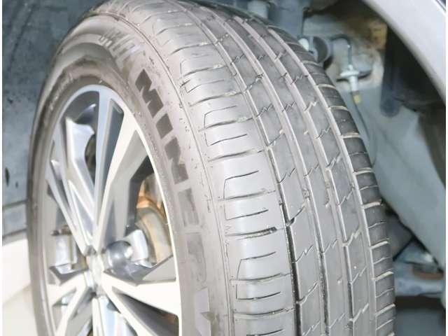 エクストレイル ２０Ｘｉ　２．０　２０Ｘｉ　２列車　４ＷＤ　プロパイロット　全席シートヒーター　ＥＴＣ　バックカメラ　アルミホイール　フルセグ　全周囲カメラ　電動リアゲート　ＤＶＤ再生　アダプティブクルーズコントロール（18枚目）