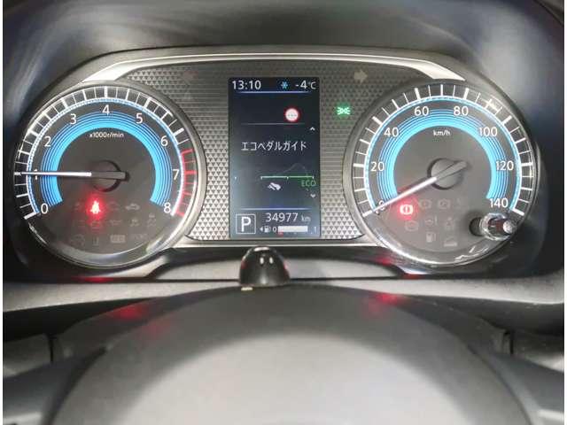 デイズ Ｘ　６６０　Ｘ　４ＷＤ　レンタカーアップ車　メモリーナビ　ＥＴＣ　バックカメラ　アルミホイール　衝突防止システム　レーンアシスト　スマートキー　記録簿　エアバッグ　エアコン　パワーステアリング　ＡＢＳ（9枚目）