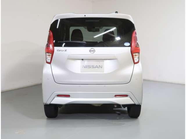 デイズ Ｘ　６６０　Ｘ　４ＷＤ　レンタカーアップ車　メモリーナビ　ＥＴＣ　バックカメラ　アルミホイール　衝突防止システム　レーンアシスト　スマートキー　記録簿　エアバッグ　エアコン　パワーステアリング　ＡＢＳ（12枚目）