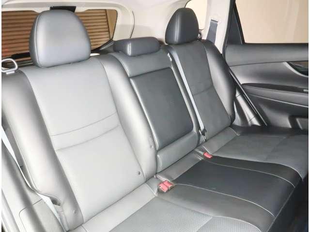 エクストレイル ２．０　２０Ｘｉ　ハイブリッド　４ＷＤ　プロパイロット　全席シートヒーター（15枚目）