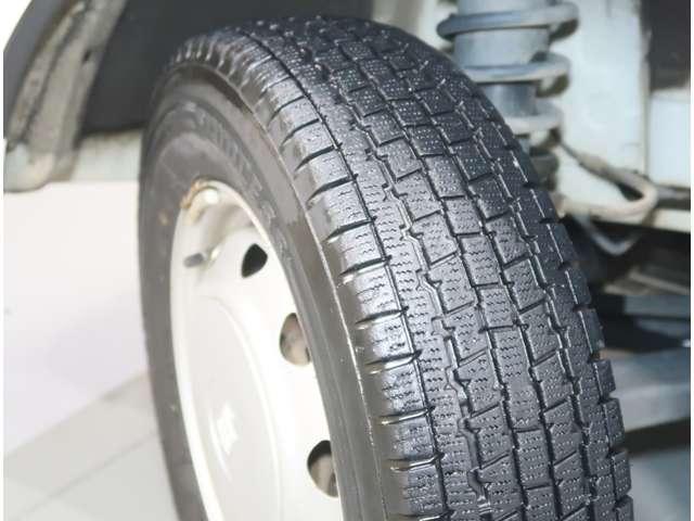 ハイゼットトラック ６６０　ジャンボ　スタンダード　３方開　４ＷＤ（15枚目）