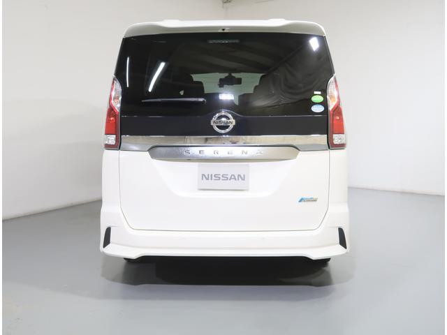 セレナ ハイウェイスター　２．０　ハイウェイスター　４ＷＤ　衝突軽減ブレ－キ　メモリーナビ　ＥＴＣ　バックカメラ　アルミホイール　全周囲カメラ　アイドリングストップ　アダプティブクルーズコントロール　寒冷地仕様　レーンアシスト（28枚目）