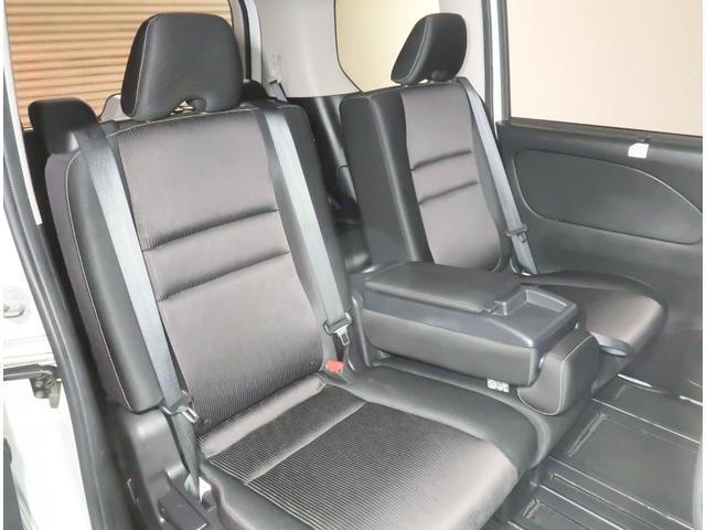 セレナ ハイウェイスター　２．０　ハイウェイスター　４ＷＤ　衝突軽減ブレ－キ　メモリーナビ　ＥＴＣ　バックカメラ　アルミホイール　全周囲カメラ　アイドリングストップ　アダプティブクルーズコントロール　寒冷地仕様　レーンアシスト（68枚目）