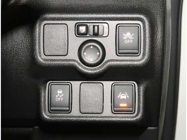 ノート １．２　Ｘ　ＦＯＵＲ　スマートセーフティエディション　４ＷＤ　衝突軽減ブレ－キ　踏み間違い衝突防止アシ（19枚目）
