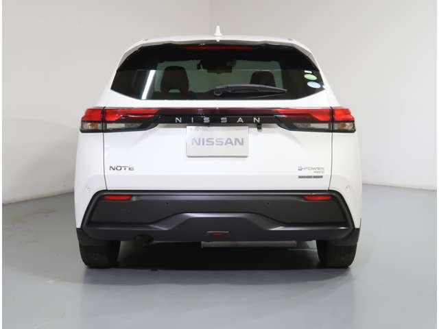 ノート Ｘ　ＦＯＵＲ　１．２　Ｘ　ＦＯＵＲ　４ＷＤ　衝突軽減ブレ－キ　メモリーナビ　ＨＩＤヘッドライト　ＥＴＣ　バックカメラ　アルミホイール　全周囲カメラ　オートクルーズコントロール　寒冷地仕様　衝突防止システム　エアコン（9枚目）