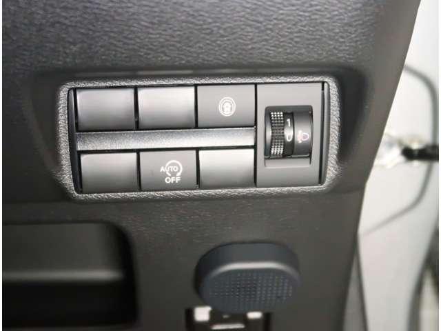 【横滑り防止装置】【踏み間違い防止装置】装備しております〇