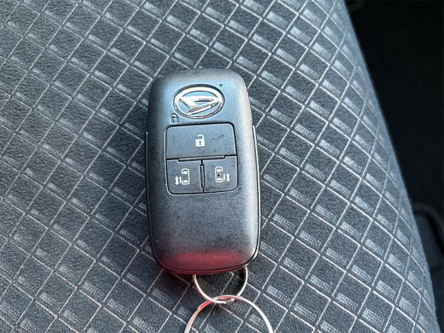 タント カスタムXセレクション クリアランスソナー 衝突軽減システム 衝突安全ボディ オートハイビーム LEDヘッド サイドエアバッグ ABS オートライト 横滑り防止装置 エアコン レーンアシスト キーフリー パワースライドドア(34枚目)