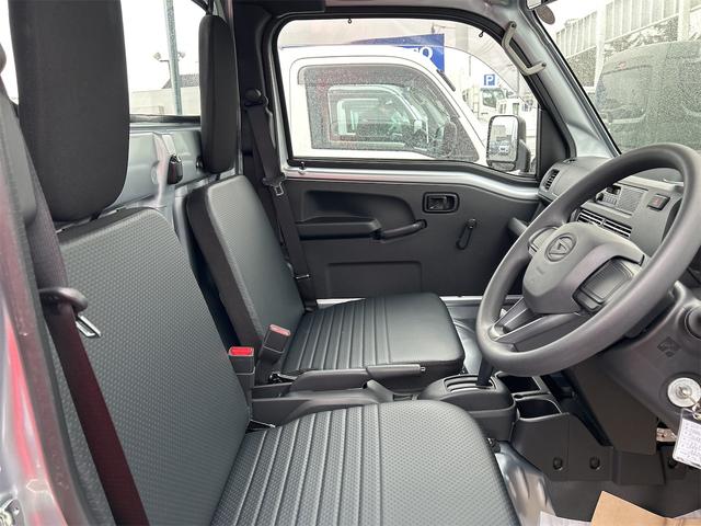 ハイゼットトラック スタンダード 車線逸脱警報 コーナーセンサ 4WD エアコン エアバック 衝突回避支援ブレーキ パワステ クリアランスソナー オートライト(10枚目)