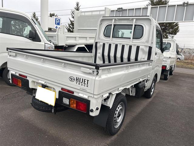 ハイゼットトラック スタンダード　車線逸脱警報　コーナーセンサ　４ＷＤ　エアコン　エアバック　衝突回避支援ブレーキ　パワステ　クリアランスソナー（4枚目）