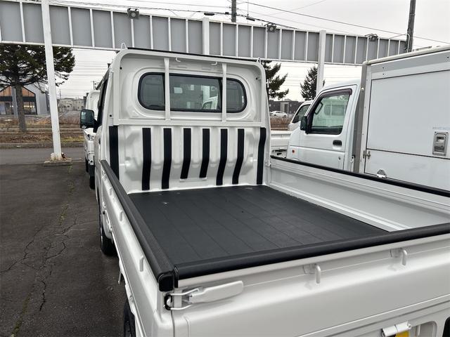 ハイゼットトラック スタンダード　車線逸脱警報　コーナーセンサ　４ＷＤ　エアコン　エアバック　衝突回避支援ブレーキ　パワステ　クリアランスソナー（7枚目）