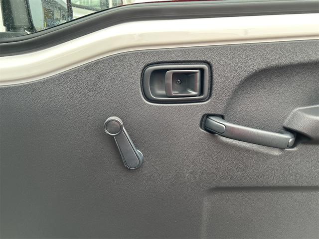 ハイゼットトラック スタンダード　車線逸脱警報　コーナーセンサ　４ＷＤ　エアコン　オートライト　エアバック　衝突回避支援ブレーキ　パワステ　クリアランスソナー（13枚目）