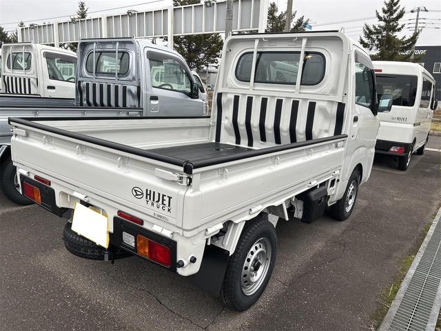 ハイゼットトラック スタンダード　車線逸脱警報　コーナーセンサ　４ＷＤ　エアコン　エアバック　衝突回避支援ブレーキ　パワステ　ＡＢＳ　クリアランスソナー（4枚目）