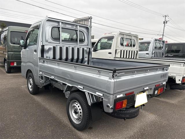 ハイゼットトラック スタンダード　車線逸脱警報　コーナーセンサ　４ＷＤ　エアコン　オートライト　エアバック　衝突回避支援ブレーキ　パワステ　ＡＢＳ　クリアランスソナー（6枚目）