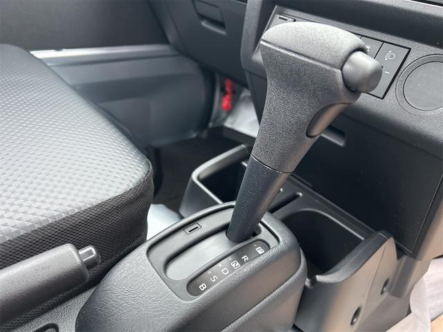 ハイゼットトラック スタンダード　車線逸脱警報　コーナーセンサ　４ＷＤ　エアコン　オートライト　エアバック　衝突回避支援ブレーキ　パワステ　ＡＢＳ　クリアランスソナー（15枚目）