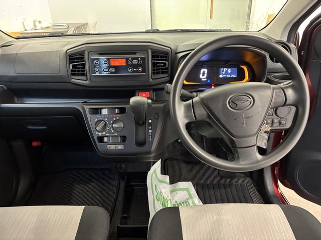 見易い計器類と運転し易いドライビングポジションは、視角も少なく前方＆左右の見切りが良く運転し易いクルマです