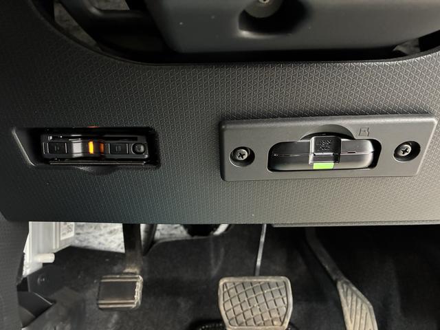 タント カスタムＸスタイルセレクション　４ＷＤ　ワンオーナー・４ＷＤ・２．４万Ｋ・ナビ・ＥＴＣ・ドライブレコーダー・ステアリングスイッチ・オートエアコン・シートバックテーブル・ドアサンシェード・スタッドレスタイヤ・スマートアシスト・電子カードキー（10枚目）