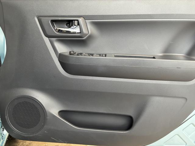 ミライース Ｘ　リミテッドＳＡＩＩＩ　４ＷＤ　ワンオーナー・４ＷＤ・０．６万Ｋ・ＣＤチューナー・マニュアルエアコン・パーキングセンサー・横滑り防止・アイドリングストップ・ヘッドライトコントロール・衝突回避支援システム・オートハイビーム・スマアシ（21枚目）