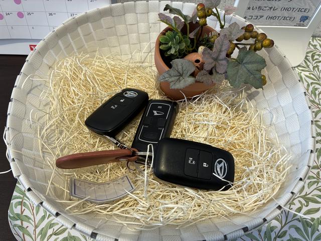 タント Ｘスペシャル　４ＷＤ　ワンオーナー・４ＷＤ・１．０万Ｋ・ナビ・バックカメラ・ステアリングスイッチ・ＥＴＣ・ドライブレコーダー・片側電動スライドドア・シートバックテーブル・ドアサンシェード・ドアバイザー・電子カードキー（4枚目）